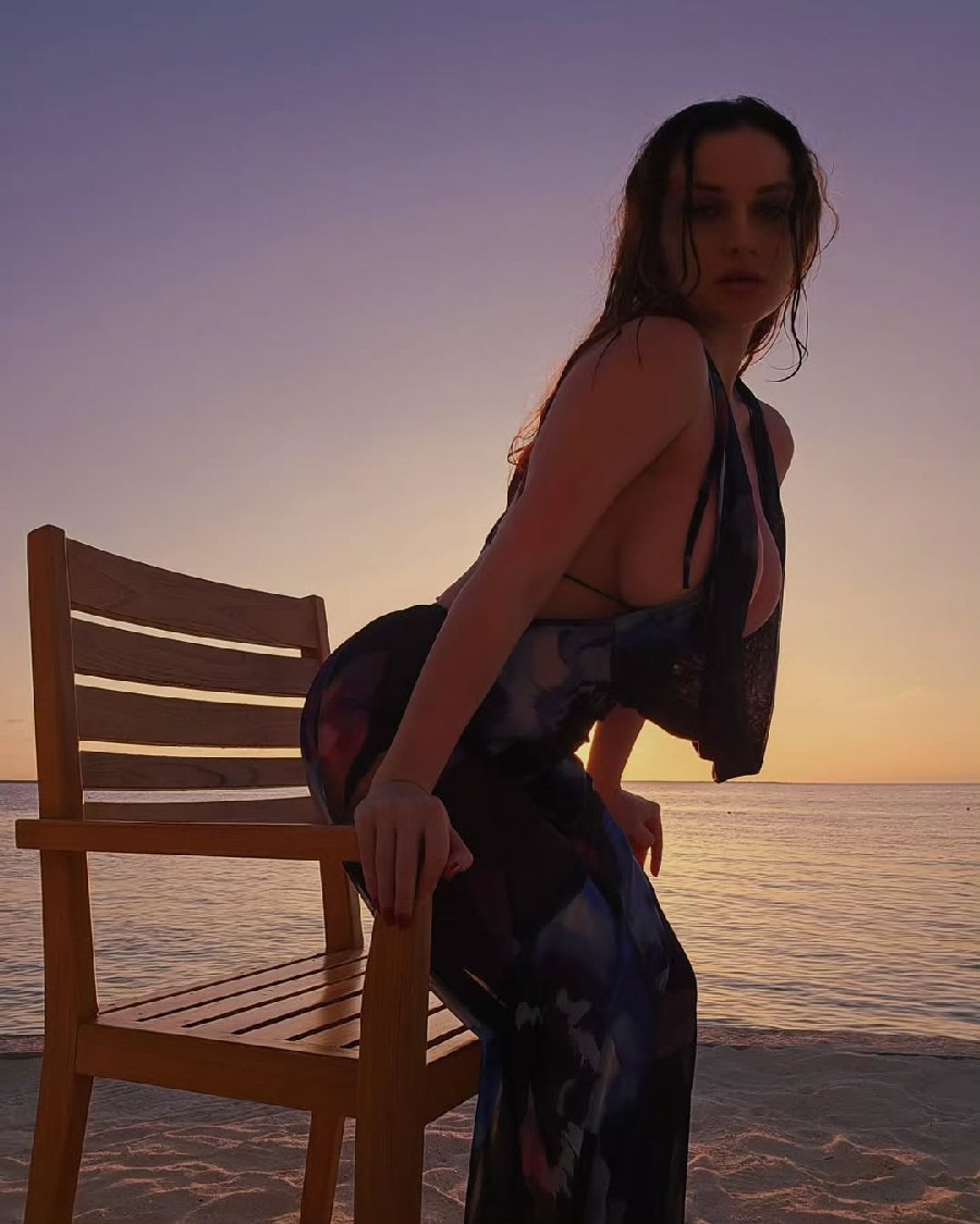 Sexy girl Miranda Faith nude in Merath