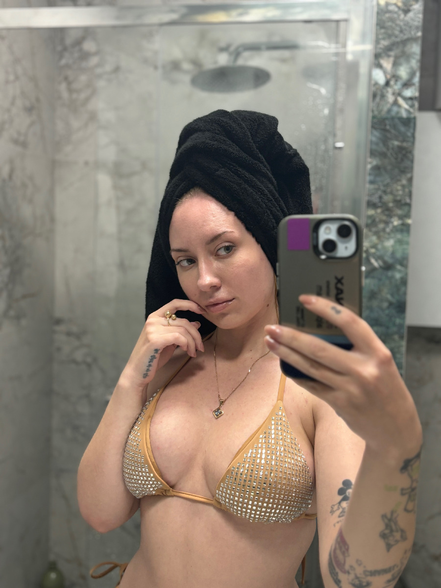 Nude girl KateV in Merath