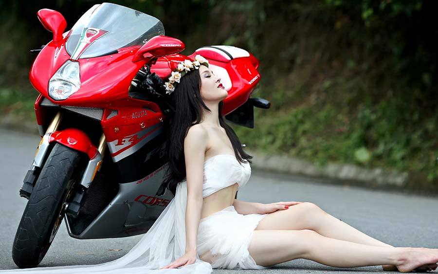 Beautiful girls and motorcycles in Merath