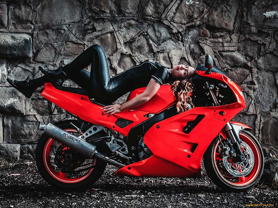 Beautiful girl Beautiful girls and motorcycles in Merath