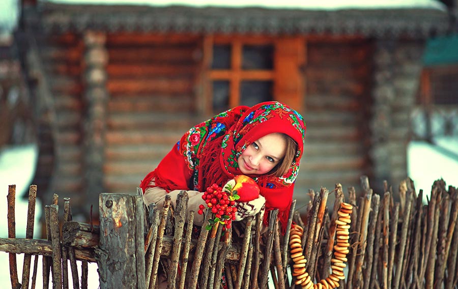 Sexy girl Women in Slavic costumes in Merath