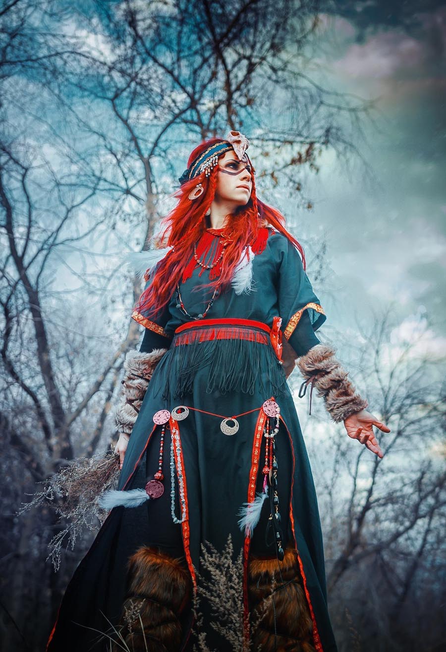 Girls in Slavic costumes underwear in Merath