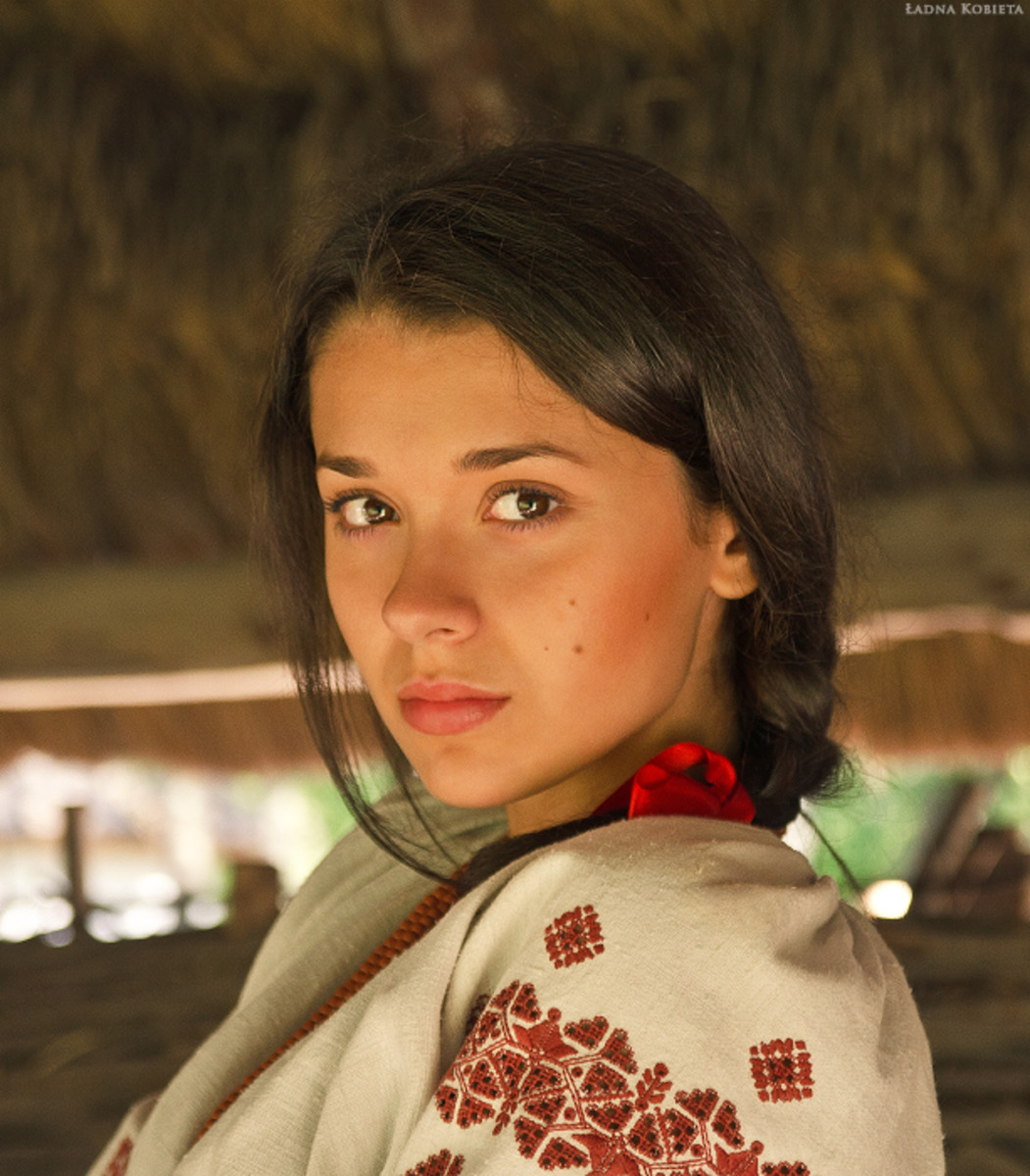 Girls in Slavic costumes in Merath