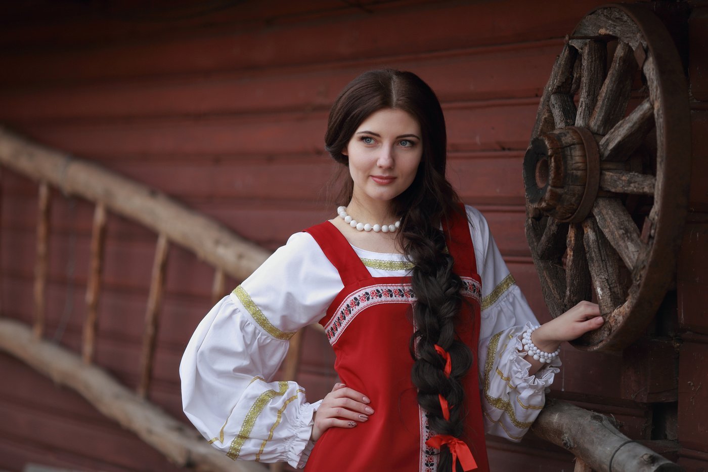 Girls in Slavic costumes in Merath