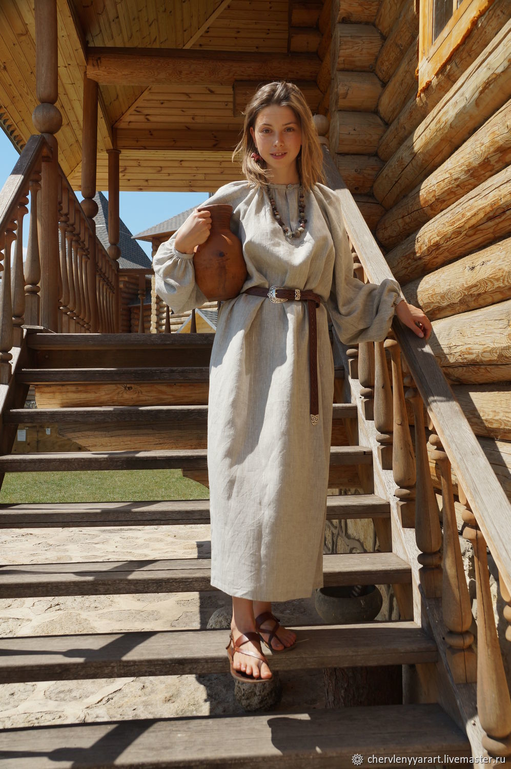 Girls in Slavic costumes in Merath