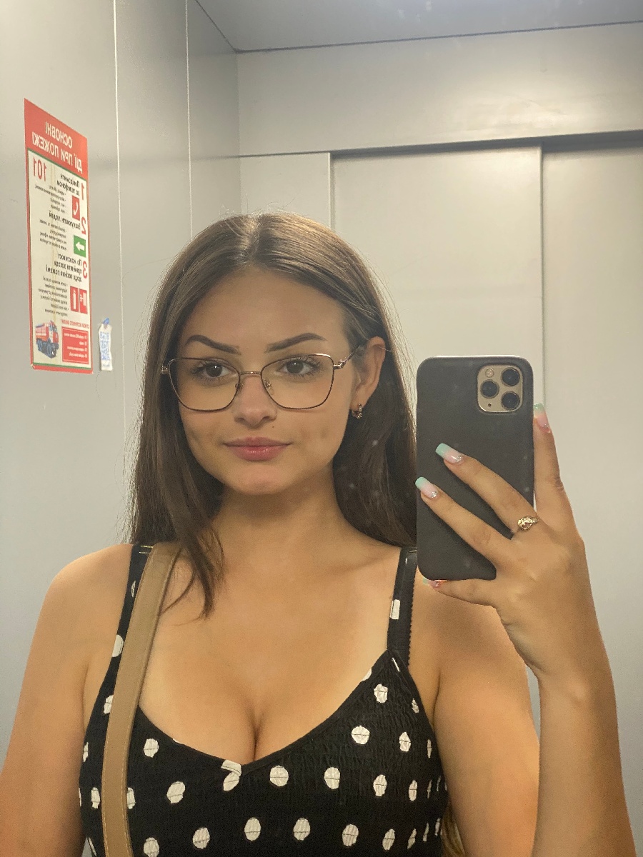 Sexy model Stacy in Merath